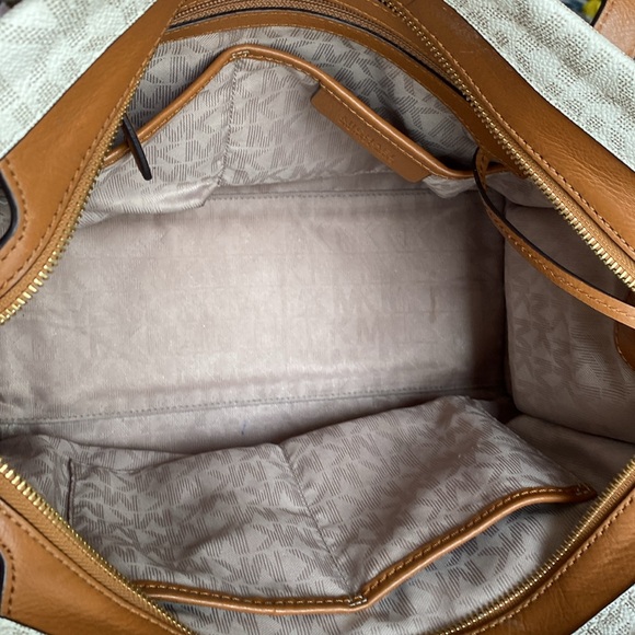 🔥Sale🔥Michael Kors Darien medium tote - Picture 15 of 16